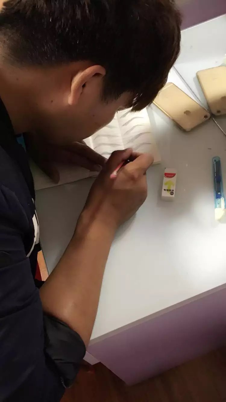 阜陽化妝學校去哪家能學真技術？去阜陽夢沙化妝學校學真技術！