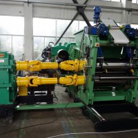 桂林君威TF200三螺桿擠出機(jī)（雙螺桿供膠，擠出機(jī)擠出濾膠）