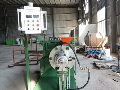 裕元橡塑機(jī)械 150熱喂料擠出機(jī)圖3
